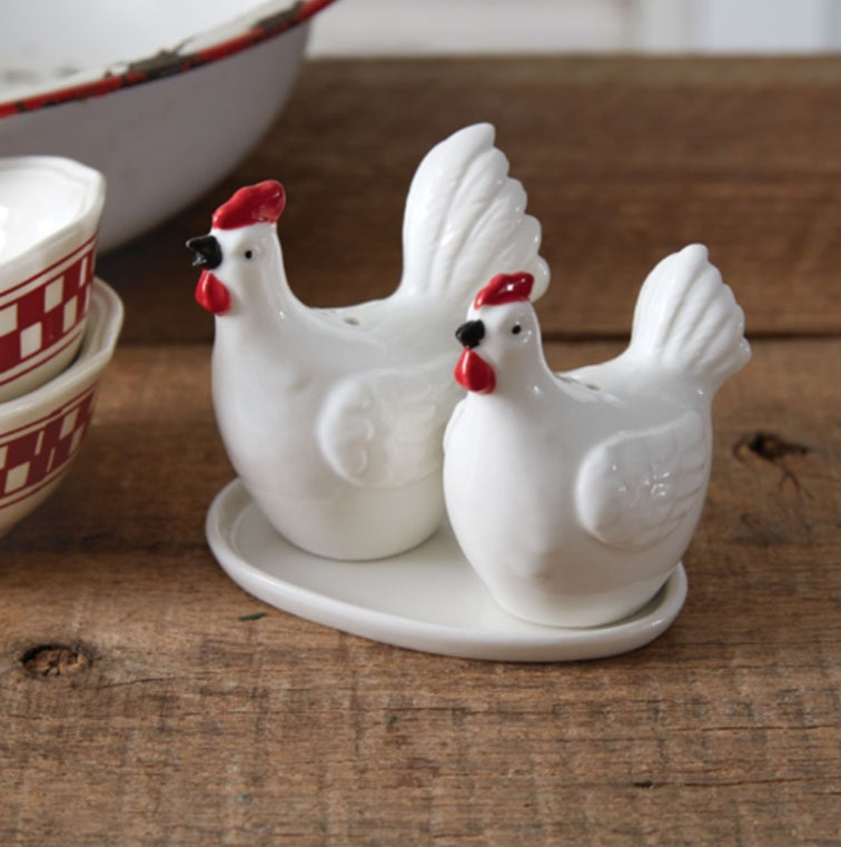 Hen and rooster salt and pepper shaker