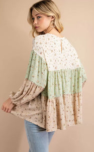 Floral print tiered woven top